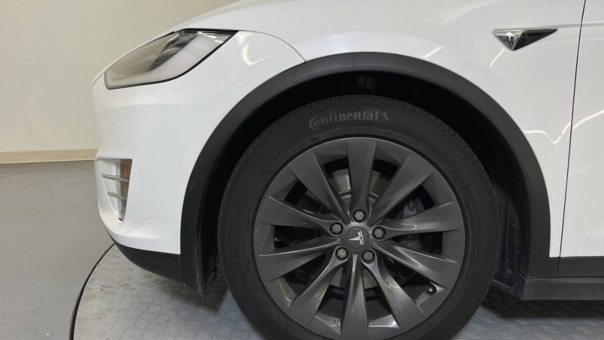 2018 Tesla Model X 5YJXCBE25JF139801