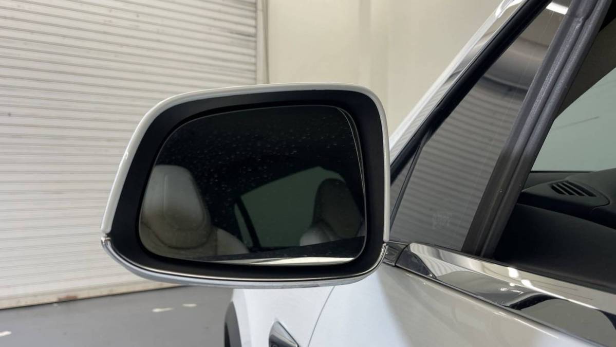 2018 Tesla Model X 5YJXCBE25JF139801