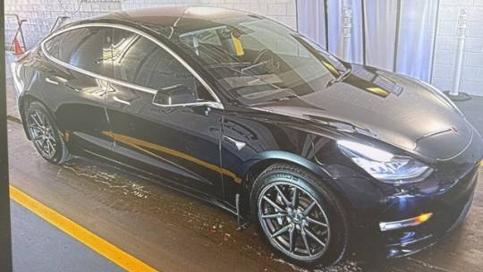 2018 Tesla Model 3 5YJ3E1EA0JF070283