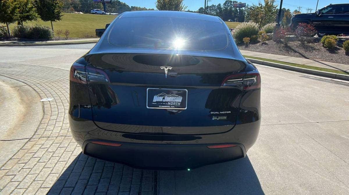 2020 Tesla Model Y 5YJYGDEE7LF025526