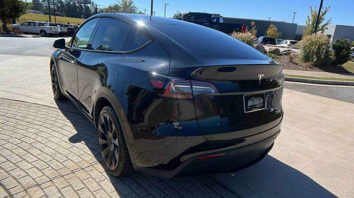 2020 Tesla Model Y 5YJYGDEE7LF025526