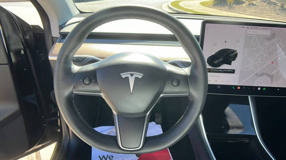 2020 Tesla Model Y 5YJYGDEE7LF025526