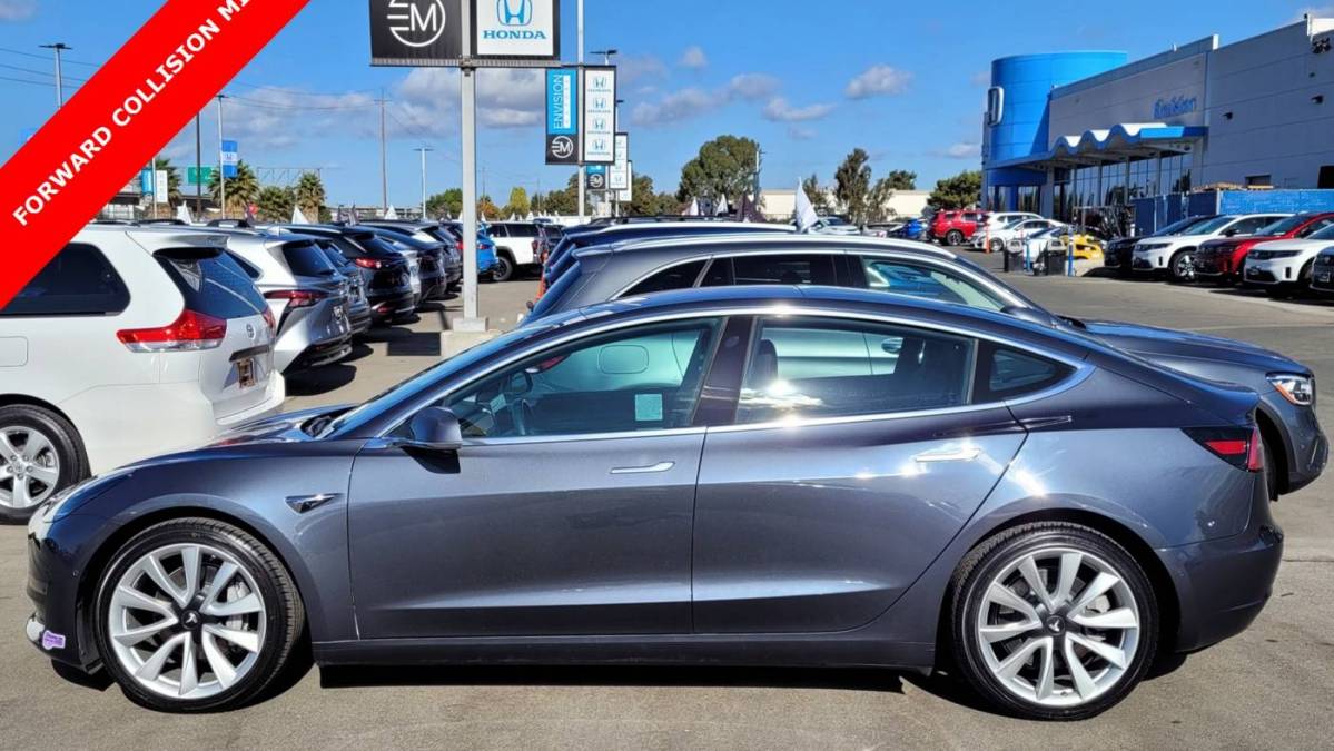 2018 Tesla Model 3 5YJ3E1EB2JF185069