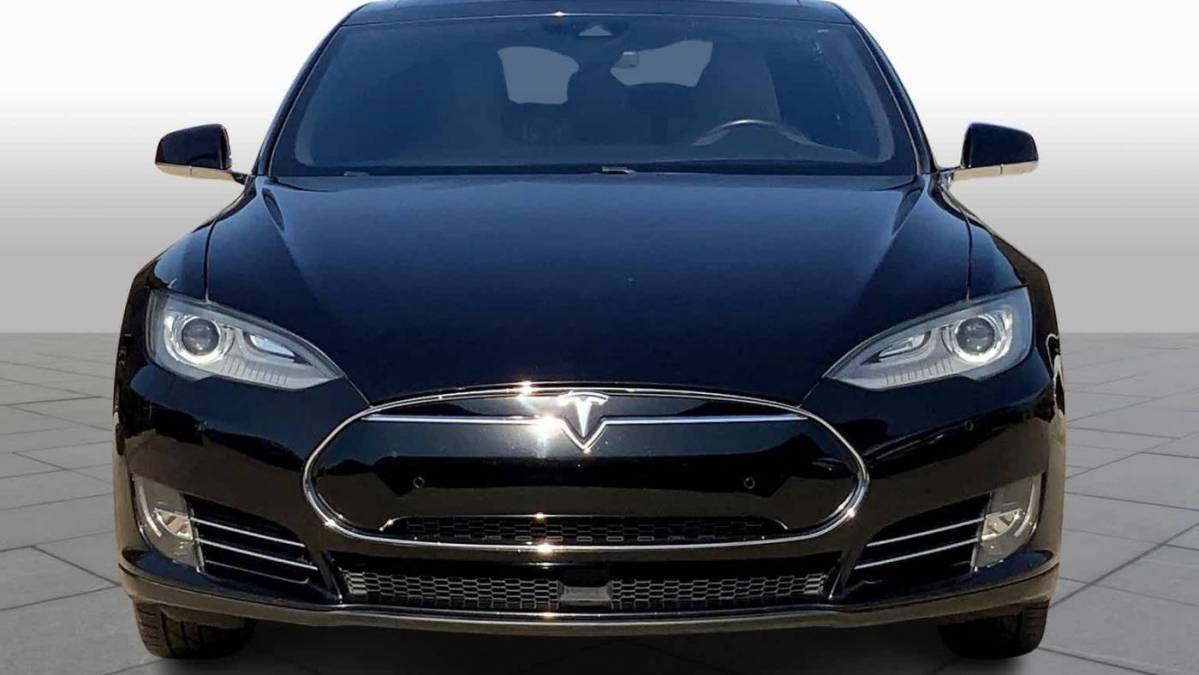 2015 Tesla Model S 5YJSA1E20FF109235