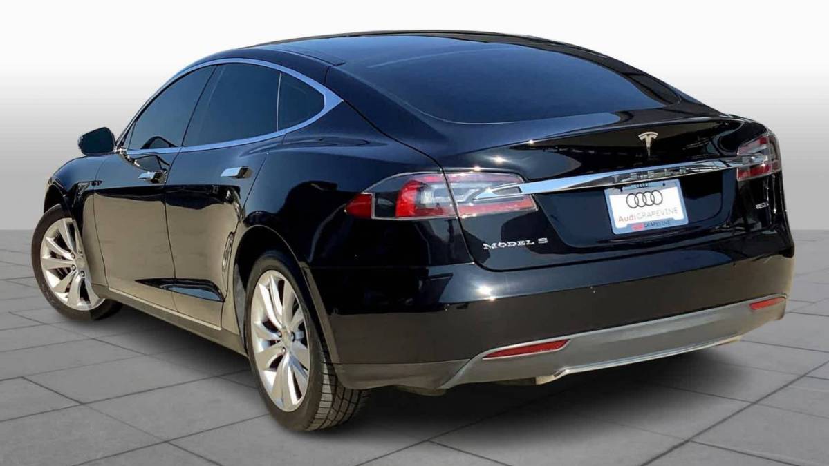 2015 Tesla Model S 5YJSA1E20FF109235