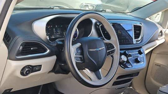 2018 Chrysler Pacifica Hybrid 2C4RC1N74JR169682