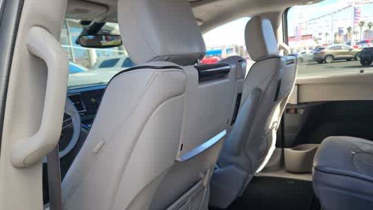 2018 Chrysler Pacifica Hybrid 2C4RC1N74JR169682