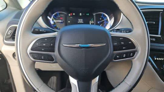 2018 Chrysler Pacifica Hybrid 2C4RC1N74JR169682