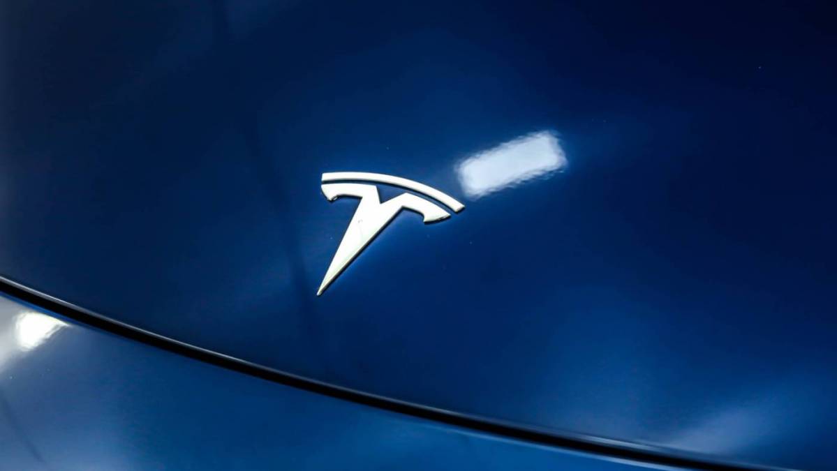 2020 Tesla Model Y 5YJYGDEE9LF021820