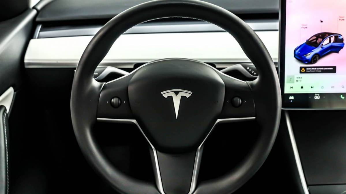 2020 Tesla Model Y 5YJYGDEE9LF021820