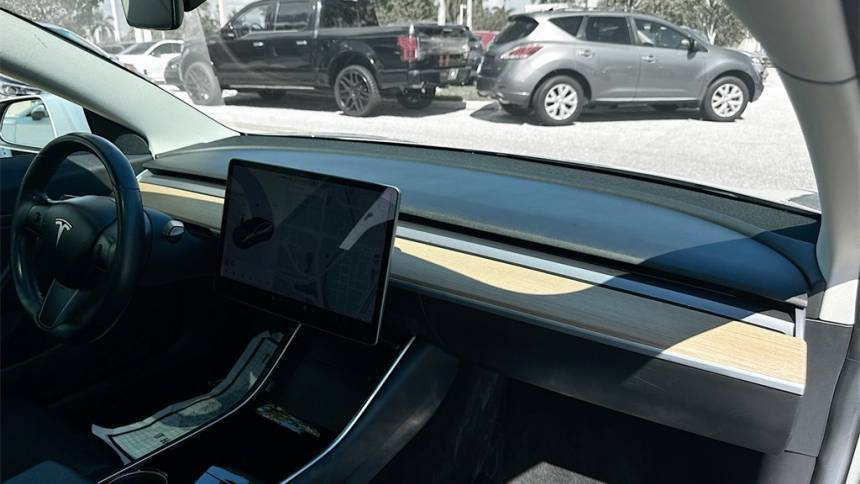 2018 Tesla Model 3 5YJ3E1EA3JF024348