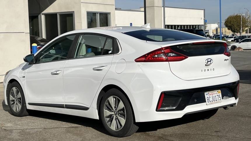 2018 Hyundai IONIQ KMHC75LD7JU061002