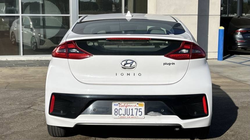 2018 Hyundai IONIQ KMHC75LD7JU061002