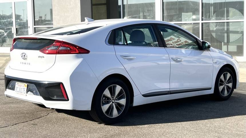 2018 Hyundai IONIQ KMHC75LD7JU061002