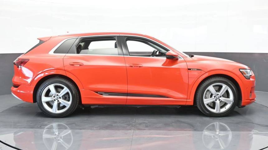 2019 Audi e-tron WA1LAAGE2KB013206