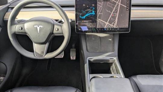 2021 Tesla Model Y 5YJYGDEE2MF196413