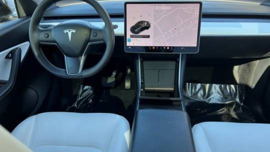 2020 Tesla Model Y 5YJYGDEE5LF021474