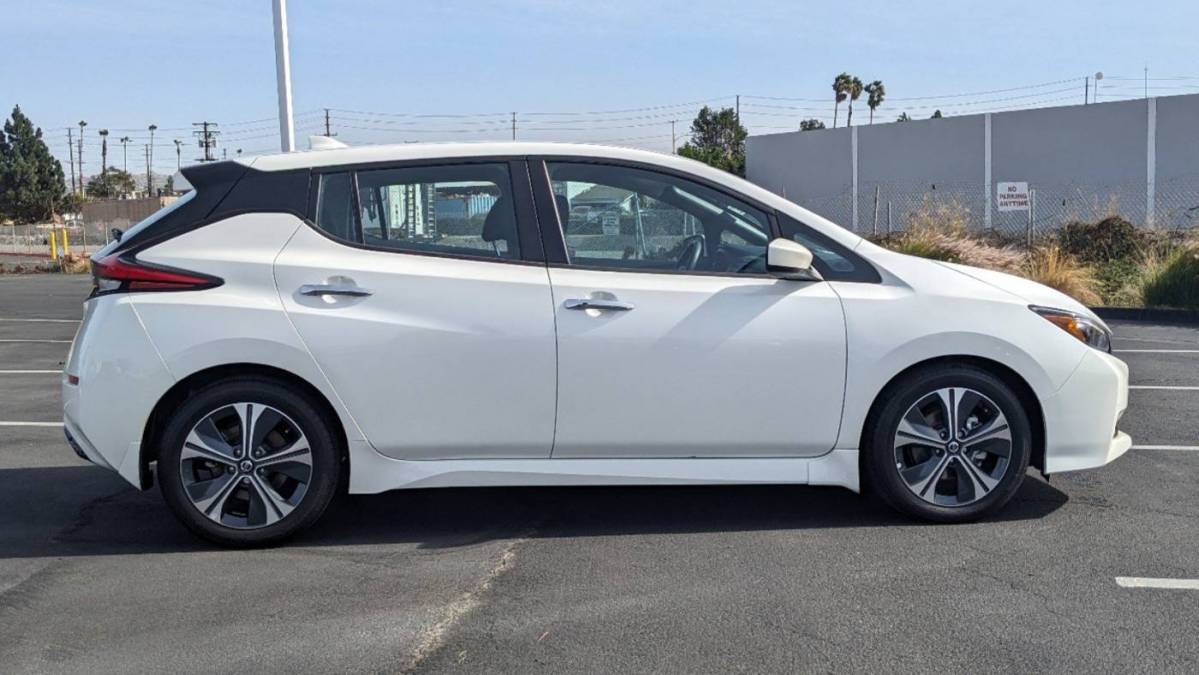 2022 Nissan LEAF 1N4AZ1CV0NC550124