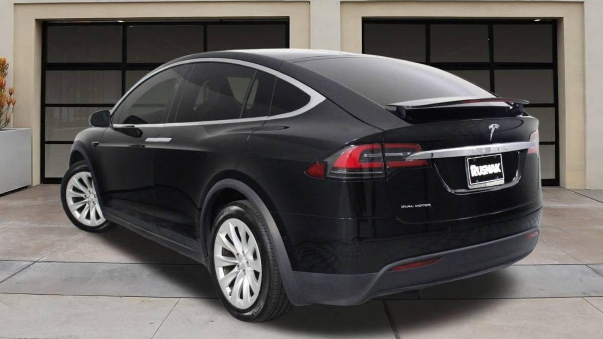 2019 Tesla Model X 5YJXCDE22KF180688