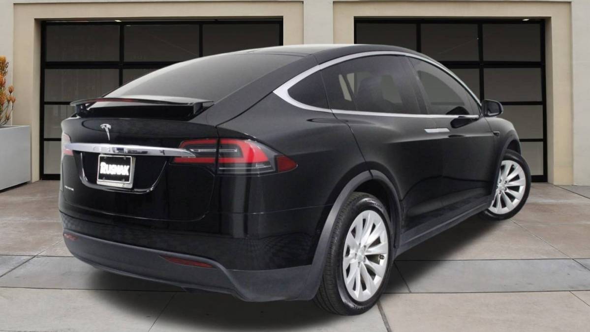 2019 Tesla Model X 5YJXCDE22KF180688