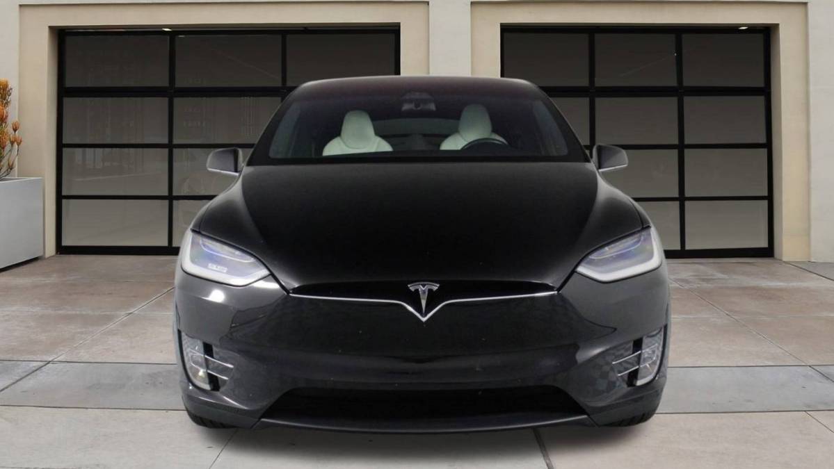 2019 Tesla Model X 5YJXCDE22KF180688