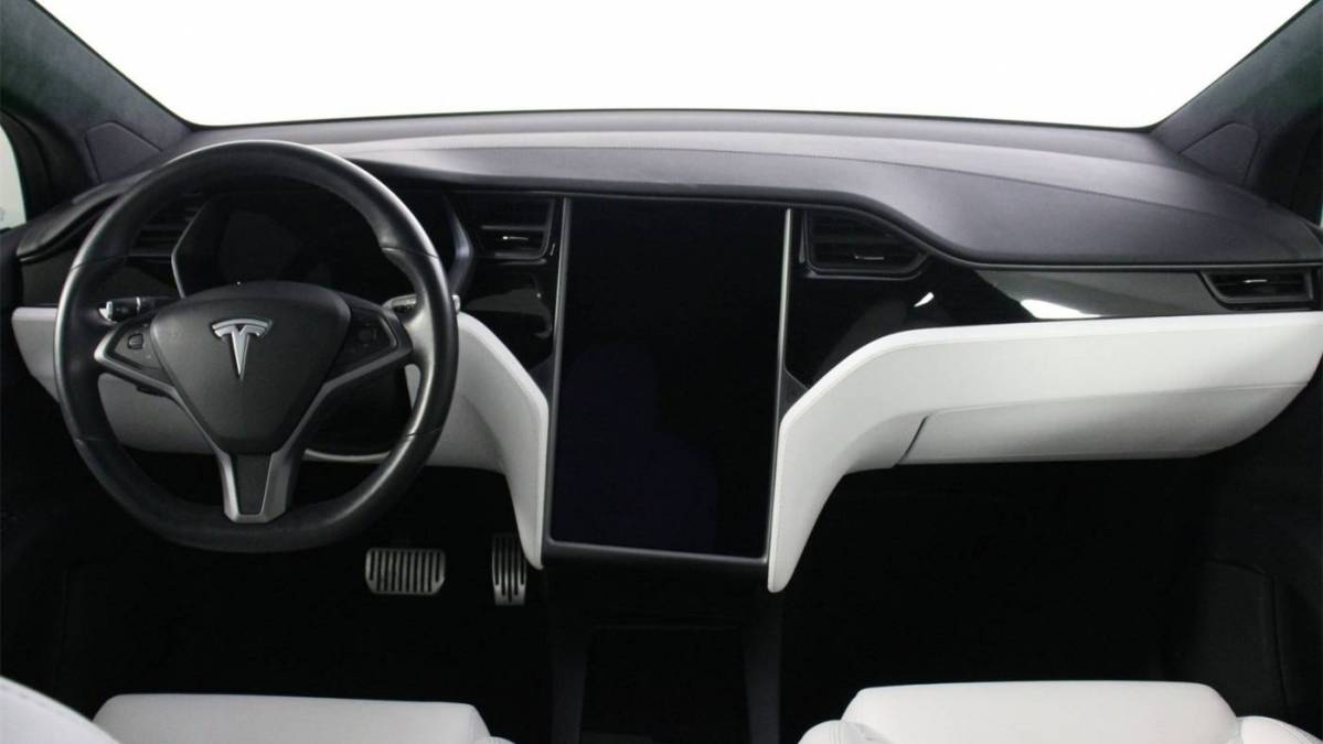 2019 Tesla Model X 5YJXCDE22KF180688