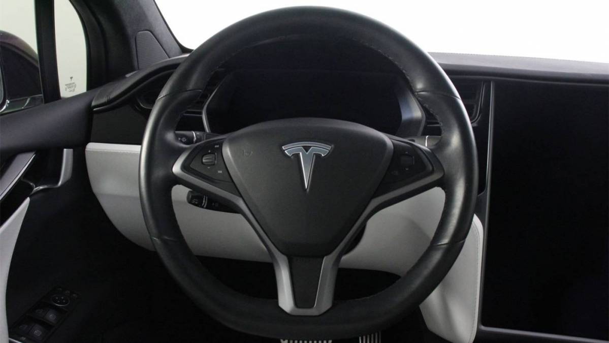 2019 Tesla Model X 5YJXCDE22KF180688