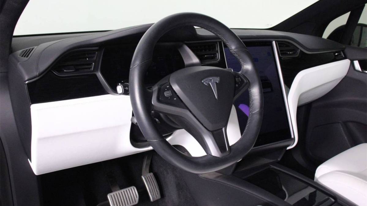 2019 Tesla Model X 5YJXCDE22KF180688