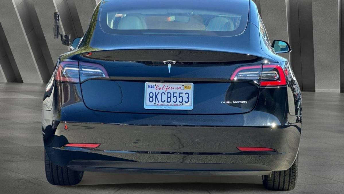 2018 Tesla Model 3 5YJ3E1EB7JF188324