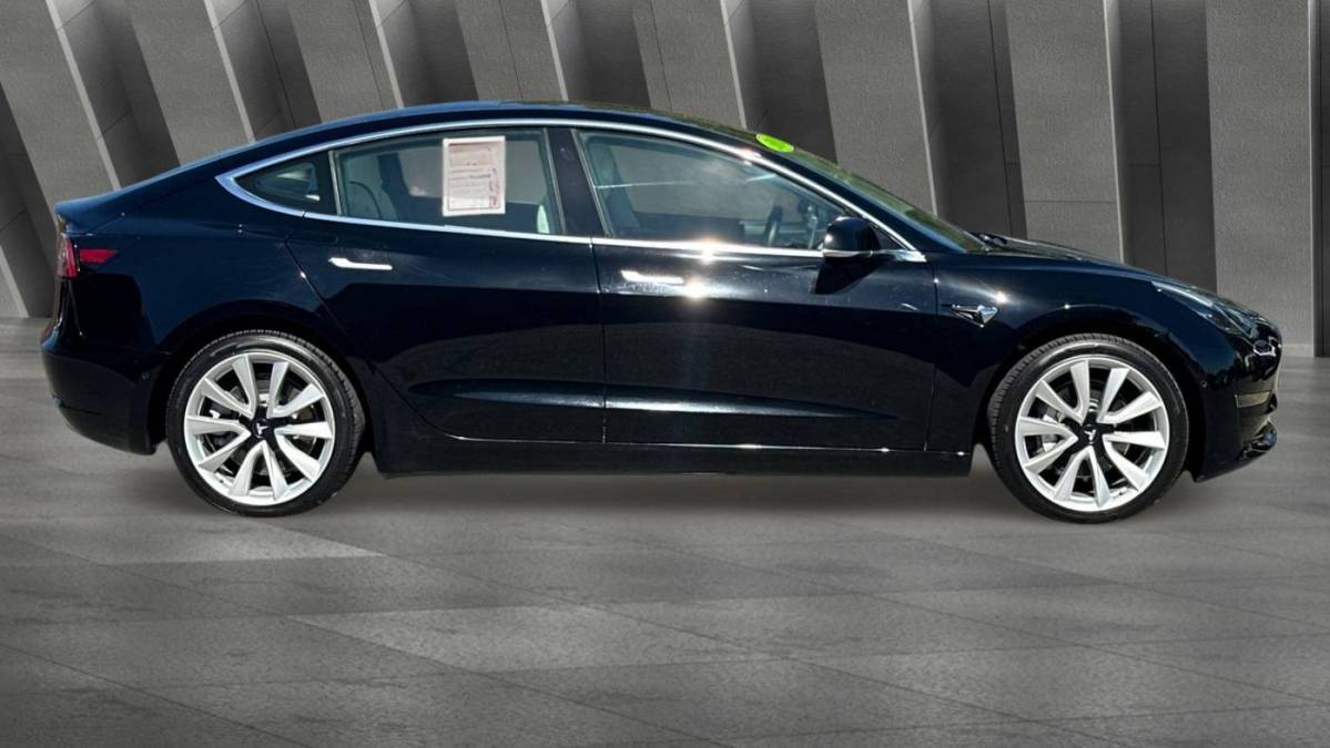 2018 Tesla Model 3 5YJ3E1EB7JF188324