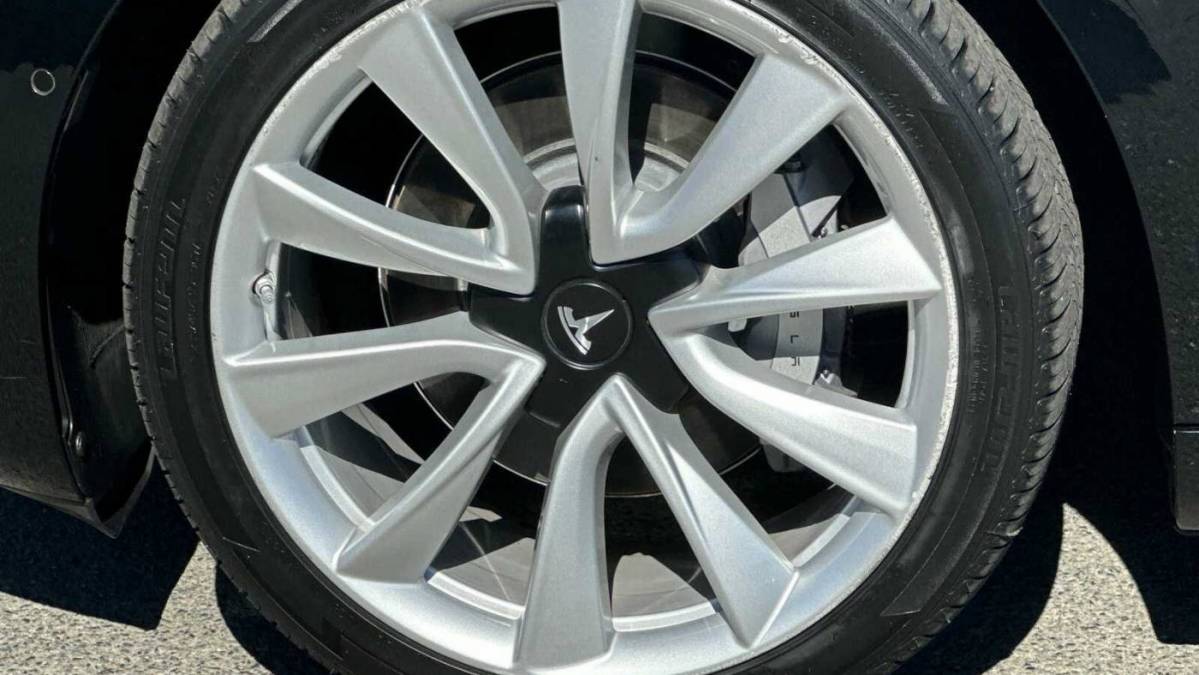 2018 Tesla Model 3 5YJ3E1EB7JF188324