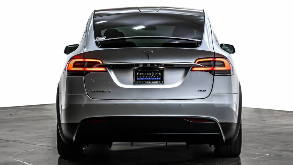 2017 Tesla Model X 5YJXCBE22HF074044