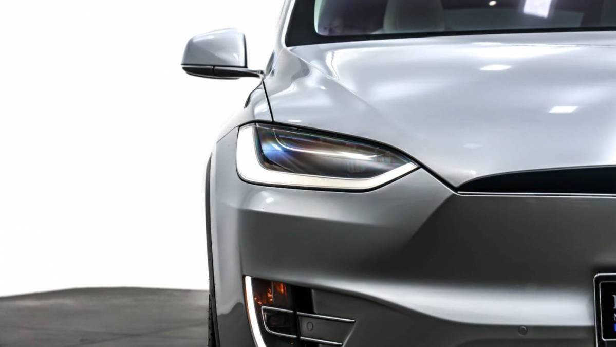 2017 Tesla Model X 5YJXCBE22HF074044