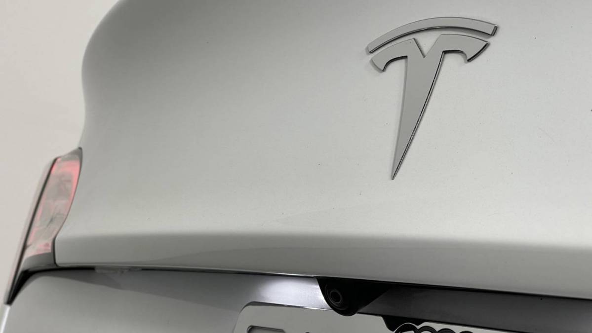 2018 Tesla Model 3 5YJ3E1EA5JF169665