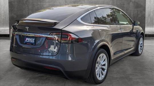 2017 Tesla Model X 5YJXCBE24HF053907