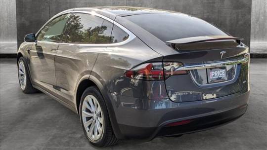 2017 Tesla Model X 5YJXCBE24HF053907