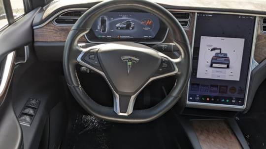 2017 Tesla Model X 5YJXCBE24HF053907