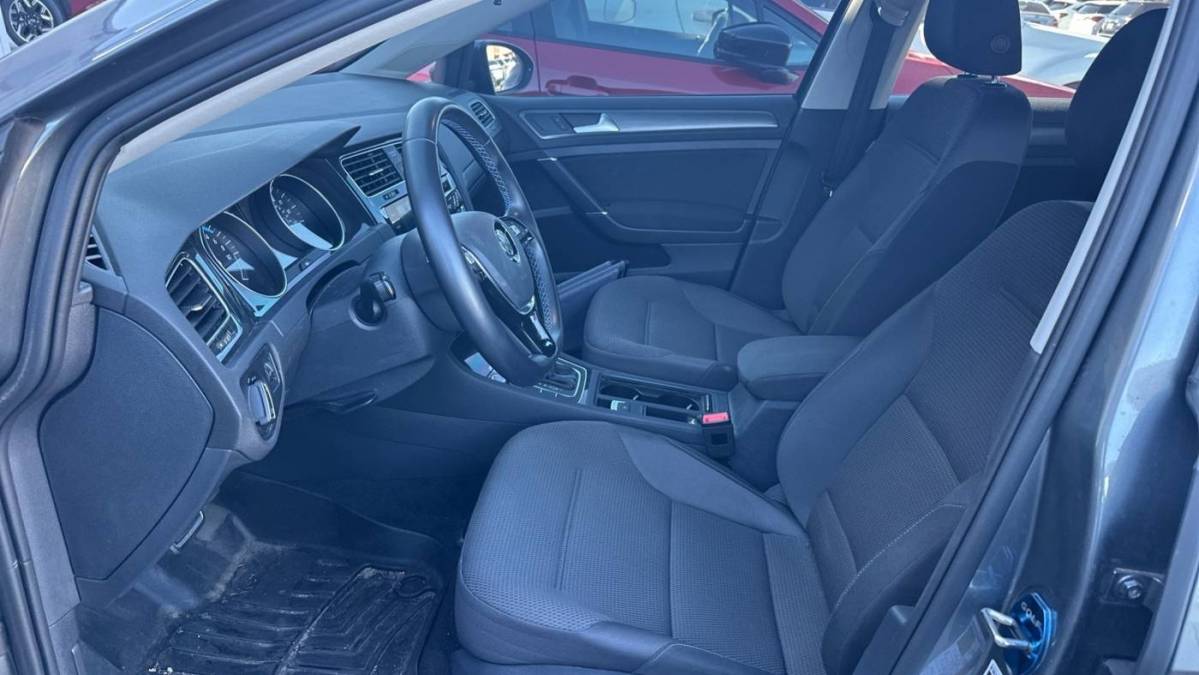 2019 Volkswagen e-Golf WVWKR7AUXKW913521