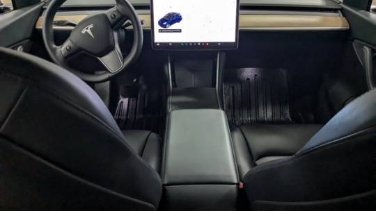 2021 Tesla Model Y 5YJYGDEE3MF090973