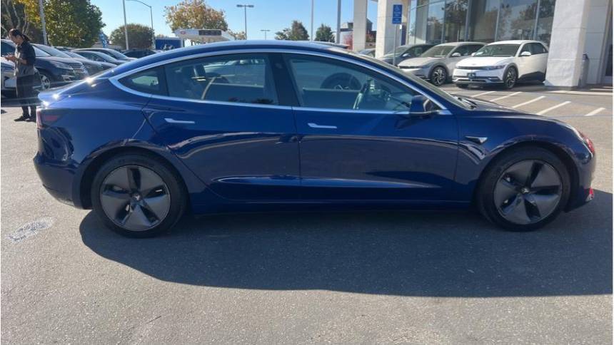 2018 Tesla Model 3 5YJ3E1EBXJF085110