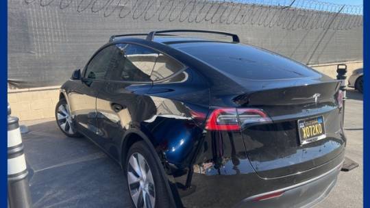 2021 Tesla Model Y 5YJYGDEE4MF067203