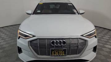 2019 Audi e-tron WA1LAAGE9KB024221