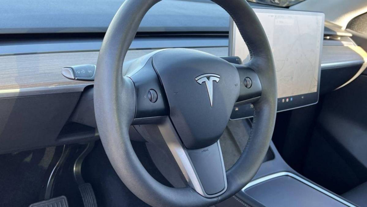 2021 Tesla Model Y 5YJYGDEE4MF142157