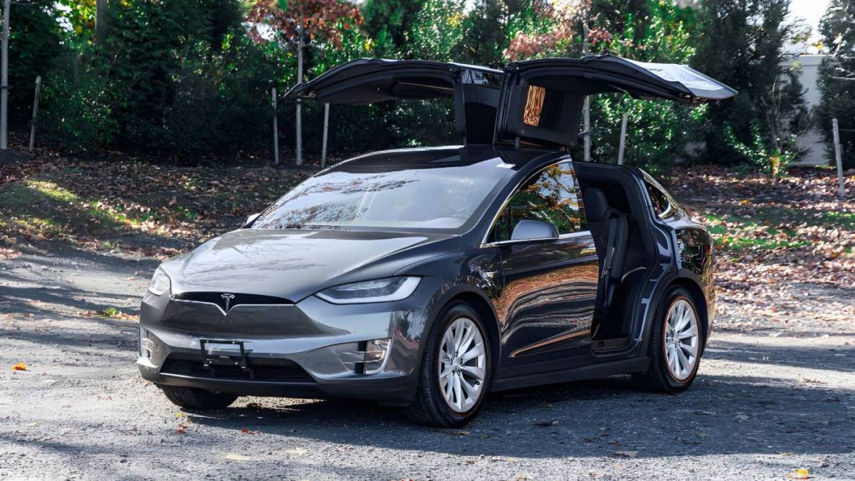 2018 Tesla Model X 5YJXCDE2XJF118938