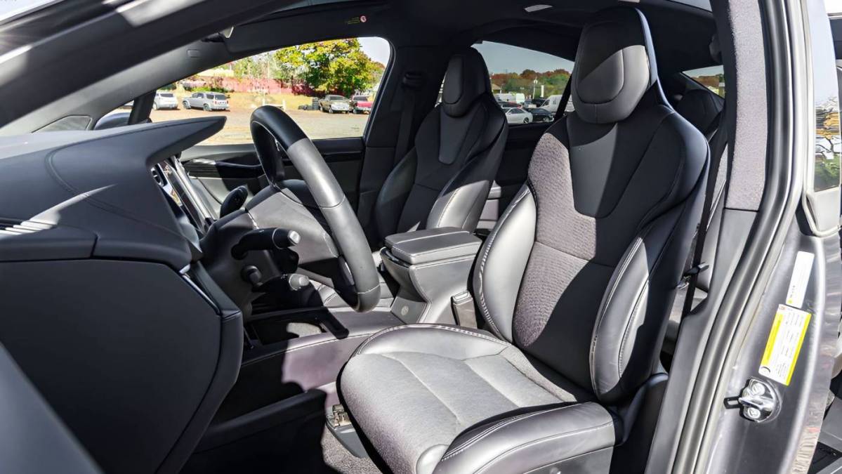 2018 Tesla Model X 5YJXCDE2XJF118938