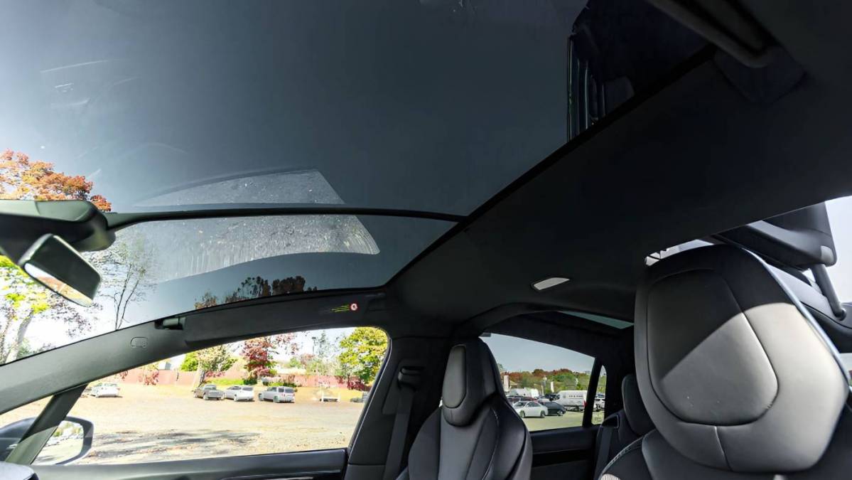 2018 Tesla Model X 5YJXCDE2XJF118938