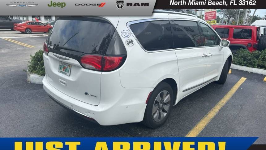 2018 Chrysler Pacifica Hybrid 2C4RC1N70JR105560