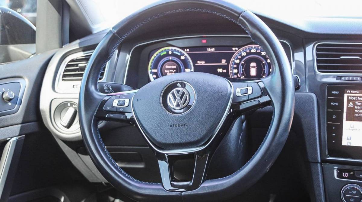 2019 Volkswagen e-Golf WVWPR7AU5KW910516