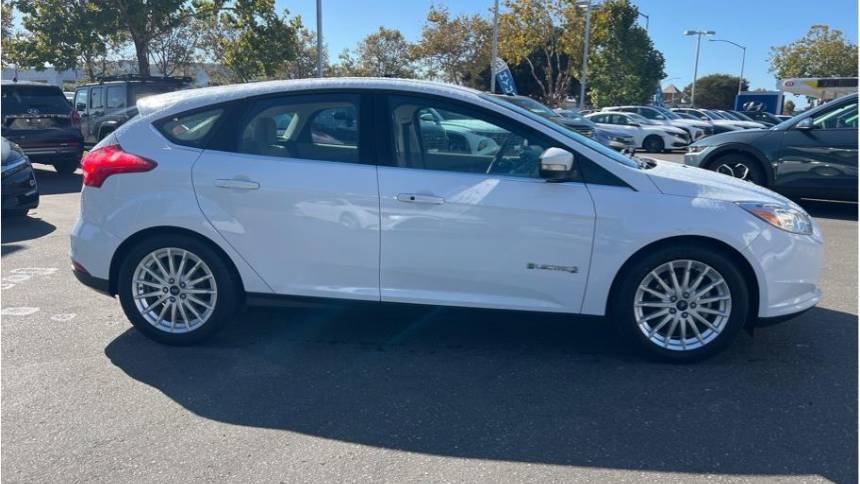 2017 Ford Focus 1FADP3R48HL296261