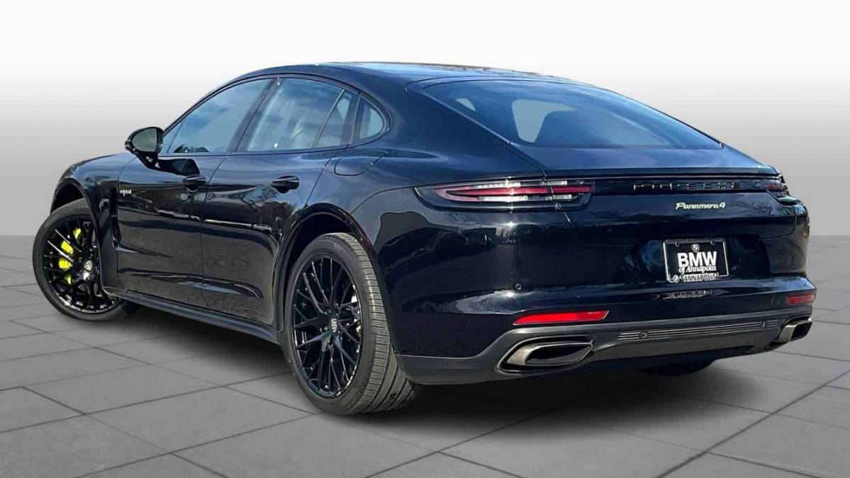 2018 Porsche Panamera WP0AE2A7XJL128646